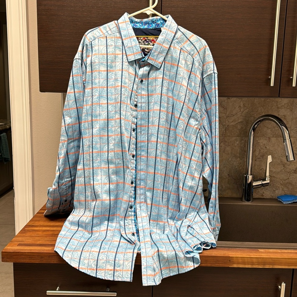 Robert Graham 4xl